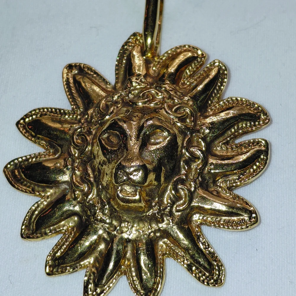 Chanel Vintage Gold Plated Leo Lion Sun CC Medallion Pendant Necklace